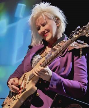 Guitarnbasscom's tweet photo. #JenniferBatten featuring #JohnMacaluso, chitarrista di #MichaelJackson e #JeffBeck, oggi a Bologna

#live #musica #musician #guitar #chitarra #basso #bassguitar #guitarplayer #guitarnbass #electricguitar #loveguitar @ultrapragency #concerto #chitarrista

https://t.co/SR2MoIdPoO https://t.co/EvW0fFhc6f