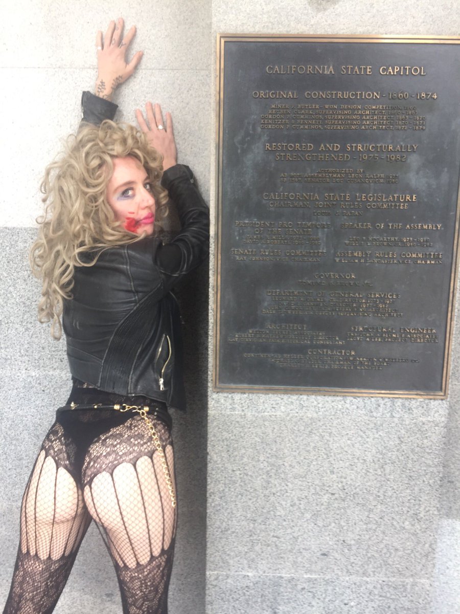 kristendiangelo's tweet photo. #WeWillNotBeDeleted #Dominaxtrix #Doms speak out #SexTrafficking #HumanTrafficking #SESTA #FOSTA = #DeadHookers https://t.co/PH5PigatGJ
