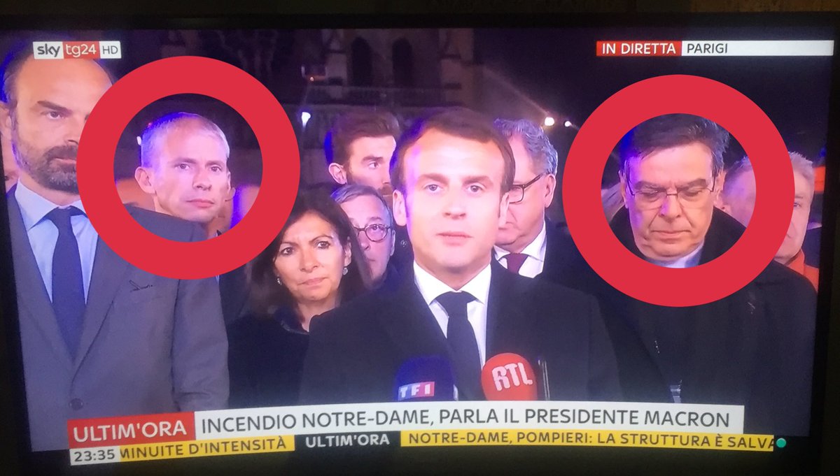 Andrea_82b15's tweet photo. #NotreDame -> #CodiceDaVinci mo diteme che non so loro https://t.co/kTqWAgqX4j