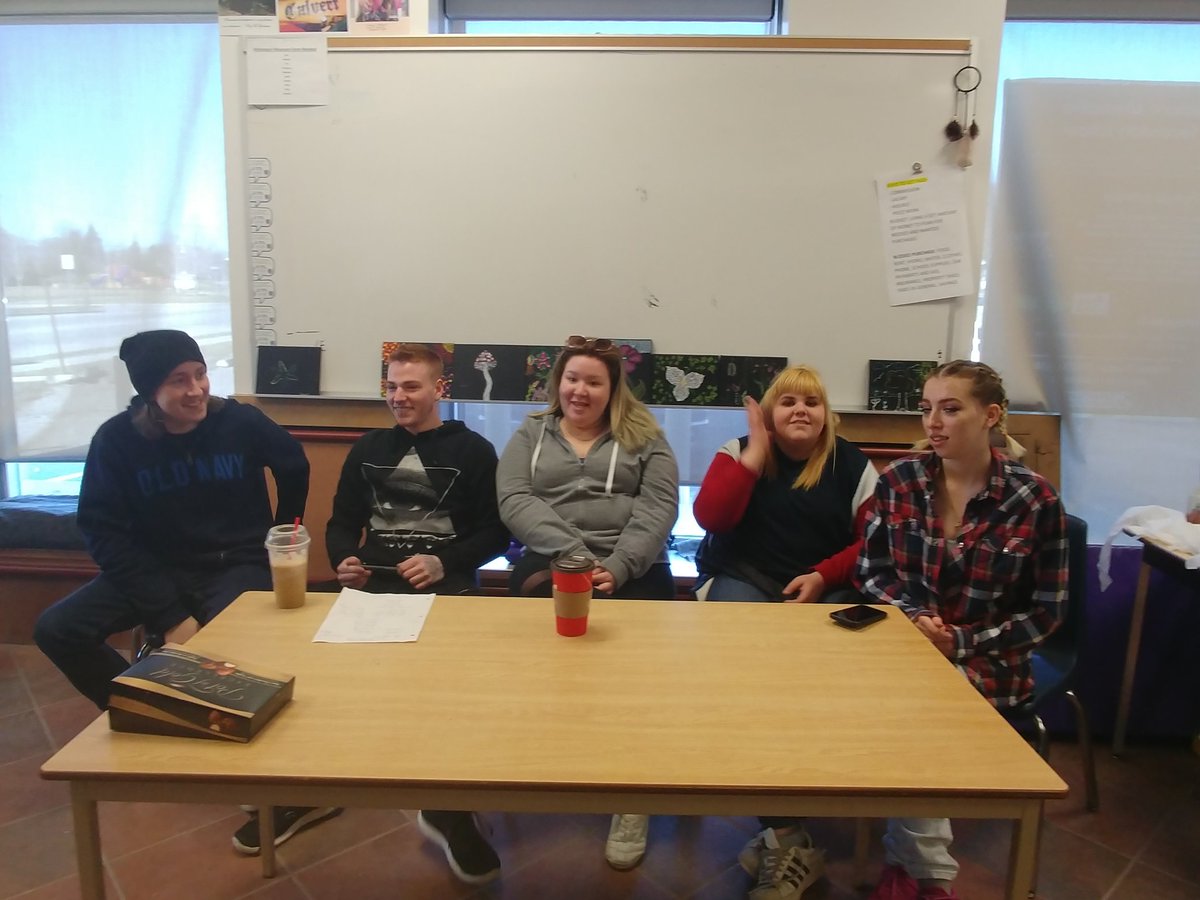 Simcoe ShoresSS-Midland campus getting real world experience pitching their grant proposal to the United Way. Keep your fingers crossed...they want to expand their food project so local elementary schools get more fresh food access. #scdsb