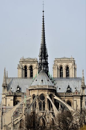 themariomarvel's tweet photo. 100 años para construirla, más de 800 años de historia vueltos cenizas en minutos, no es por la iglesia católica, es por la historia universal del arte.
#NotreDame https://t.co/rlH4HK2zMP