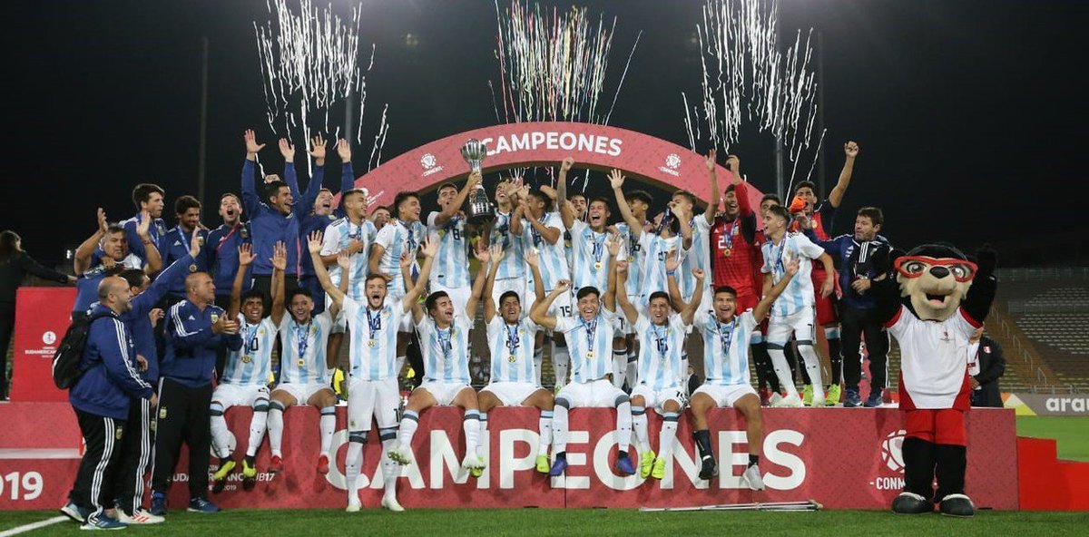 #SudamericanoSub17 <a href="/Argentina/">🇦🇷 Selección Argentina ⭐⭐⭐</a> ganó el certamen y Línea de Fondo repasó la campaña de los chicos, que también supieron ser campeones del Sub 15 en 2017. Además, el recuerdo de los tres títulos anteriores en la categoría Sub 17. lineadefondo.com.ar/noticias/3178
