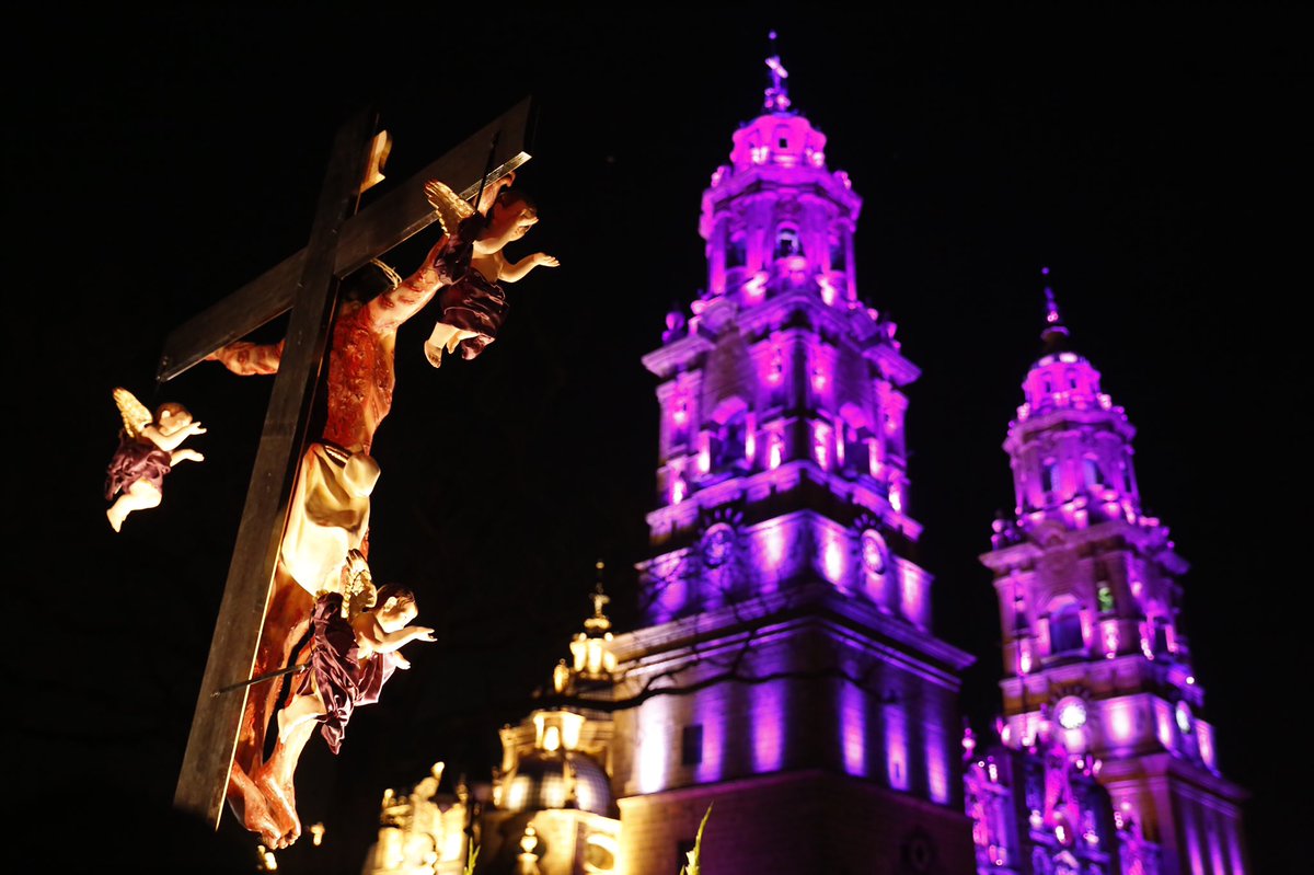 Silvano_A's tweet photo. La Procesión del Silencio es una de las más representativas durante la Semana Santa; inunda de color, pasión, fe y esperanza nuestras calles, llenando de orgullo a las y los michoacanos. 

#MichoacánSeEscucha, sin importar fronteras, al mantener vivas sus tradiciones. https://t.co/JcIAP8f1kb