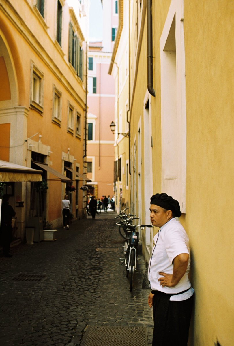 jase_bake's tweet photo. people of rome https://t.co/uoGc6L0qtr