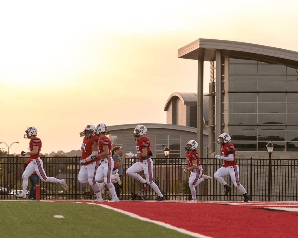 vang_jay's tweet photo. I’m excited to say that I will be furthering my Education and Football career at the University of Wisconsin-River Falls. Thank you to everyone who supported and believed in me. #RiseUp19 #OMM https://t.co/JRRoacxOAD