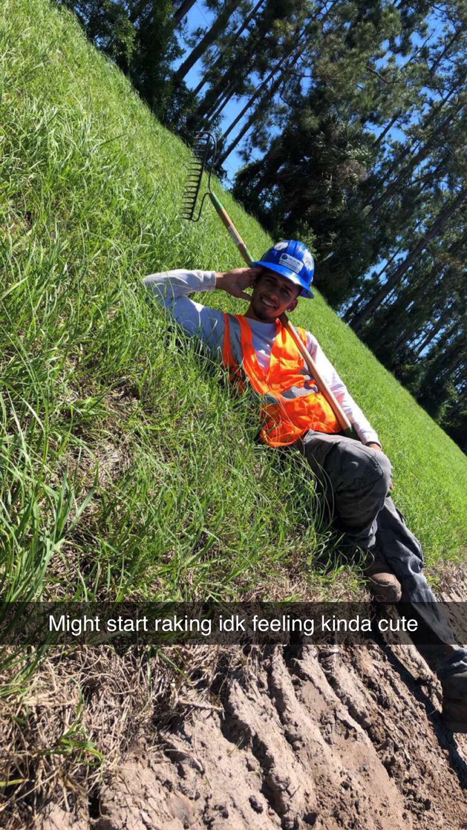 EricGutierrez_9's tweet photo. Why construction never gets done  #FeelingCuteChallenge https://t.co/jt7fI8Jktf