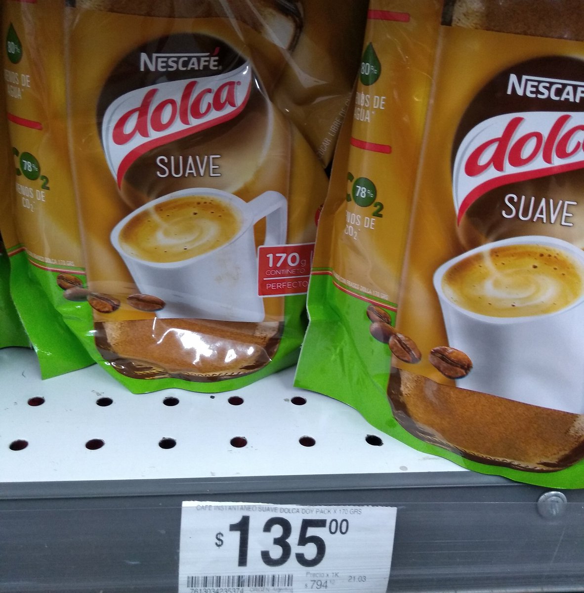 La_Jelen_'s tweet image. #comprando una app de gran utilidad. El mismo producto y un abanico de precios acá nomás.
#carrefour #jumbo #vea #atomo 
Gracias @leitoruiz x el dato.