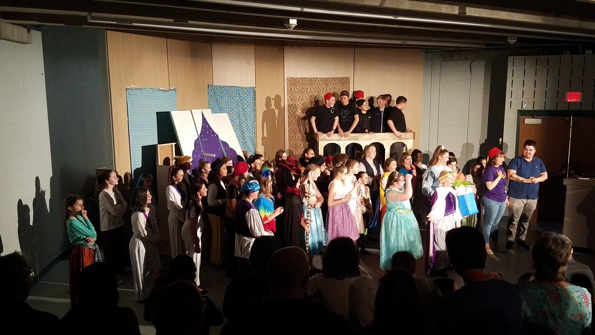 superrcscsd's tweet photo. Aladdin Jr. performed to great acclaim at RCS middle school this weekend.  Such talent in those teens!  #RCSLovesToLearn https://t.co/VulpTiG833