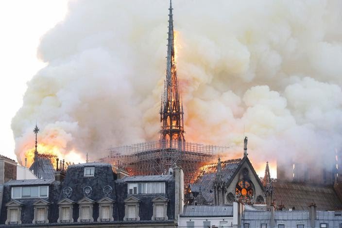 piekowa1's tweet photo. La construction de #NotreDamedeParis a été engagée sous le règne de Louis VII par l'Évêque Maurice de Sully, évêque de Paris, en 1163, elle s'est étalée de 1163 à 1345. Elle a été construite sur une ancienne église de #Childebert et un temple d'Apollon datant du IVe siècle . https://t.co/k0r1b1DtM5