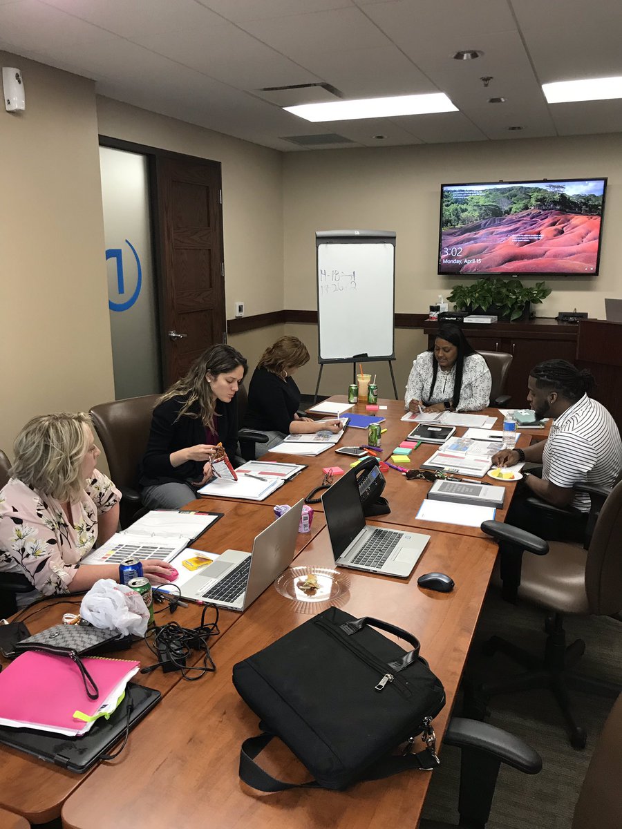 Wayne_C__'s tweet photo. @NaliciaCYP Doing an amazing job with our new hire workshop today, taking these team members to the next level! #LeadershipMatters #CatchTheFlo @AngelaAllenCYP @TeamCPRV @jason_fenderson https://t.co/Az9MvQRkL0