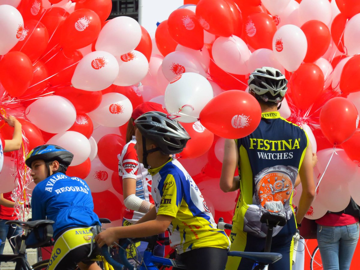 Baloons?!? :)

Photo by <a href="/dejan/">Dejan Varadinac</a>.vuckovic (SteemIt) <a href="/vuckovic_dejan/">Dejan Vuckovic</a> (Twitter)
goo.gl/U5MTyj                                      

#bicycle #cycling #photography #travel #share2steem