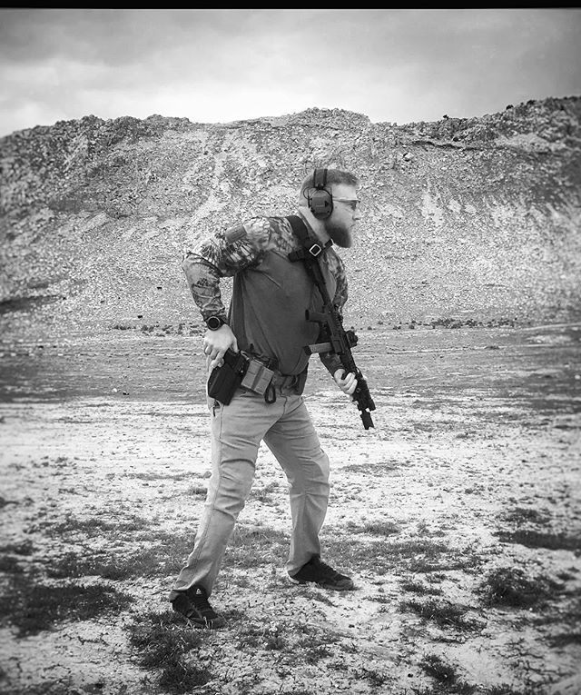 MadMatt337's tweet photo. Warrior...garden....blah blah blah.... “be nice!” @gulfcoastarmory #pewlife #fakephalanges #sig320 #jpenterprises #ar9 https://t.co/fyLDfwp3QL https://t.co/0pV3oJ0xFl