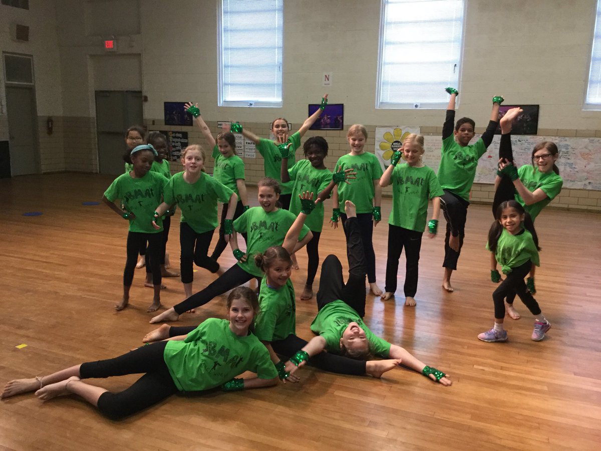 BMA_dance's tweet photo. Getting ready for the Dance Showcase! These kids are SO ready to perform. #beaumontcreates #kcsdance #bmadanceworks ⁦@BeaumontMagnet⁩ https://t.co/pdDLRjDoD1