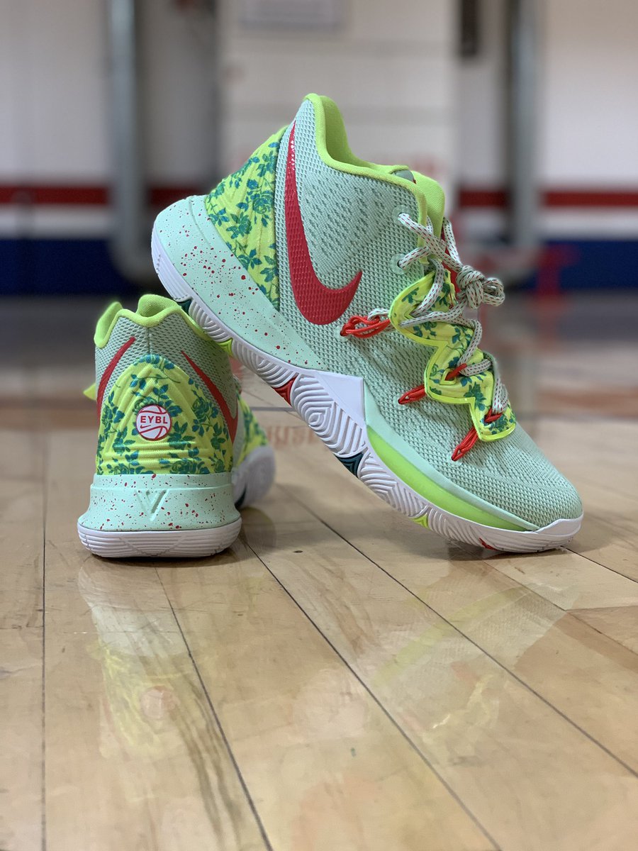 girls kyrie 5