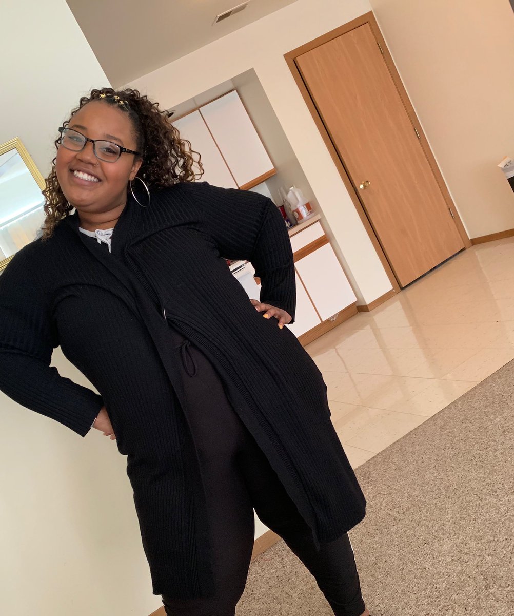 Soror Oscar starting the week off with Finer Monday! Have a great week soror! 💙