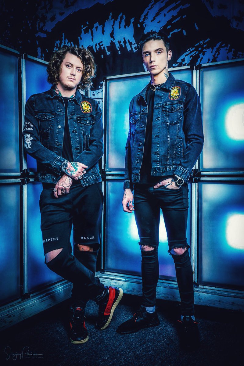 Serpentandco's tweet photo. SERPENT &amp; CO ✖️ ANDY BLACK

We’ve teamed up with the one and only @andyblack to bring you our best ever capsule collection! 🔥

https://t.co/T2LgGpXNsL https://t.co/PmXMGXCVht