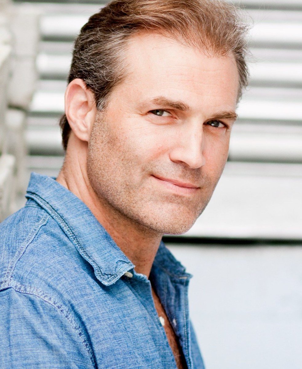 tvserieshub's tweet photo. The Tick: Interview with Marc Kudisch https://t.co/2RZsd2AUm3 https://t.co/GT42nWZ2ND
