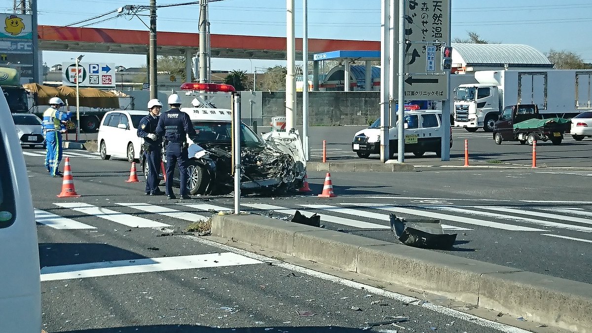 久喜市のさいたま栗橋線でパトカーの交通事故の現場画像