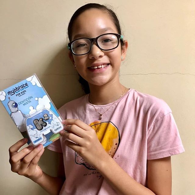 dralauravargas's tweet photo. ✨Una hermosa paciente nos muestra su nuevo aparato #Myobrace, el cual será su mejor compañía para alinear sus dientes y así tener una gran sonrisa. 😁
.
#DraLaura #Myobrace #Panama #Pty #Dralauravargas #Salud #Love #Family #Mujer #Women #Felicidad #Pa… https://t.co/cwW1Zo45jO https://t.co/i8vH0FRRfI