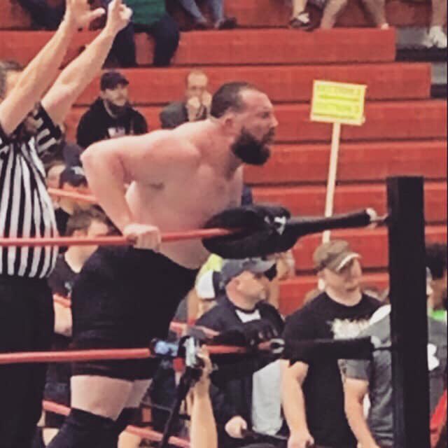 BulkNasty91's tweet photo. My highschool wrestling coach always told me a strong neck is a safe neck. Judging by this pic, its the only advice I ever listened to. #CPAPmachine #BulkThickness #NeckNasty #Bridges #AmateurWrestling #BigManBusiness #BulksGym #ProWrestling #YearOfTheBulk #BringingBigBack https://t.co/0qpgZZDerQ