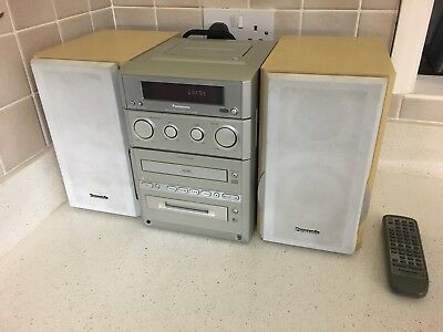 glenolsen's tweet photo. Funny, I had completely forgotten about the minidisc, looking over my still in-use 15 year old mini stereo system, it includes a long ignored minidisc player, yet in my life I have never owned a single minidisc  https://t.co/BQVZgEyYQm #oldtech #music #minidisc #memories https://t.co/ZI0zgxPCqK