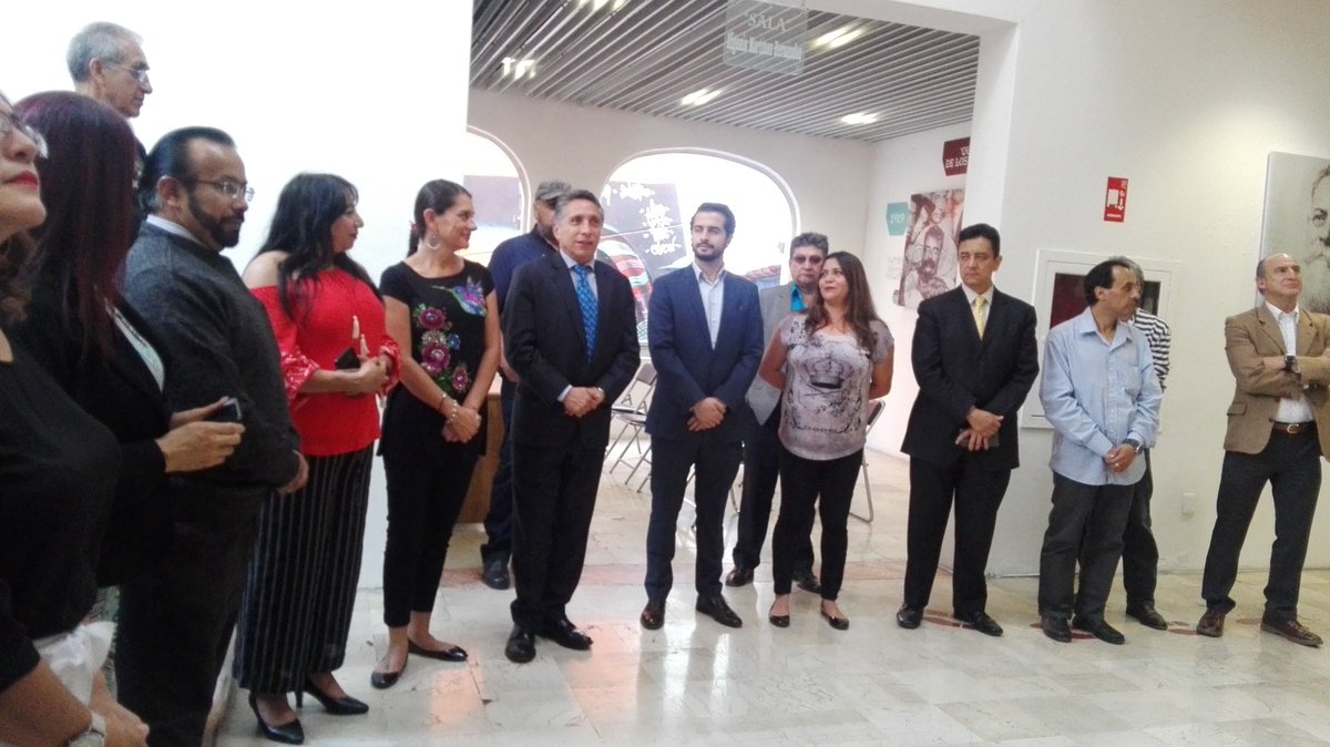 GeneralCoyoacan's tweet photo. El Alcalde de Coyoacán @manuelnegretea inauguró la exposición fotográfica Zapata Vive en el Corazón de Coyoacán.

Tienes hasta el 30 de abril para disfrutarla.

#cultura https://t.co/9iH9yTg2ff
