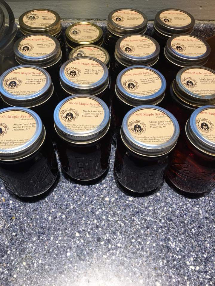 maplelanefarm44's tweet photo. Get your syrup before we run out!!!

#maplesyrup #farmfresh #farmlife https://t.co/V6KdnqckOi