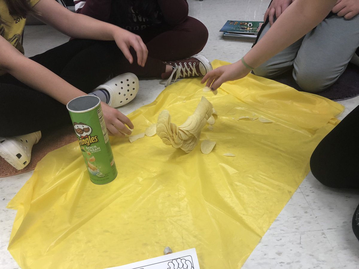 WellmannWendy's tweet photo. 6th graders loved today’s STEM challenge! And we thought Pringles were only for snacking 😉 #SCkidsrock #fullSTEAMahead https://t.co/W9EtNUwGWn