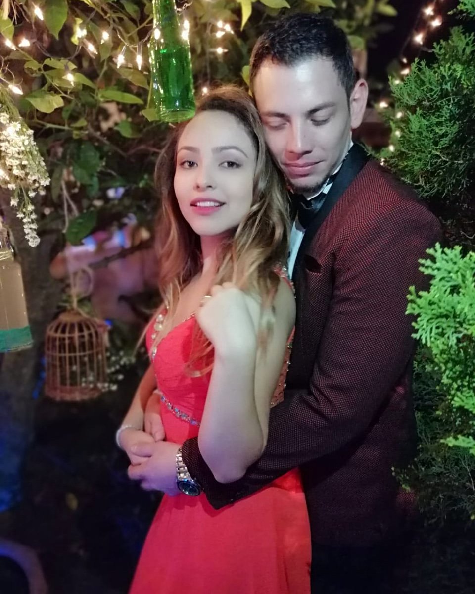 YuliAleCh's tweet photo. Resucito en Twitter como toda una Sra Casada 🤣💍🥰😍 https://t.co/9iRIcgJsFw