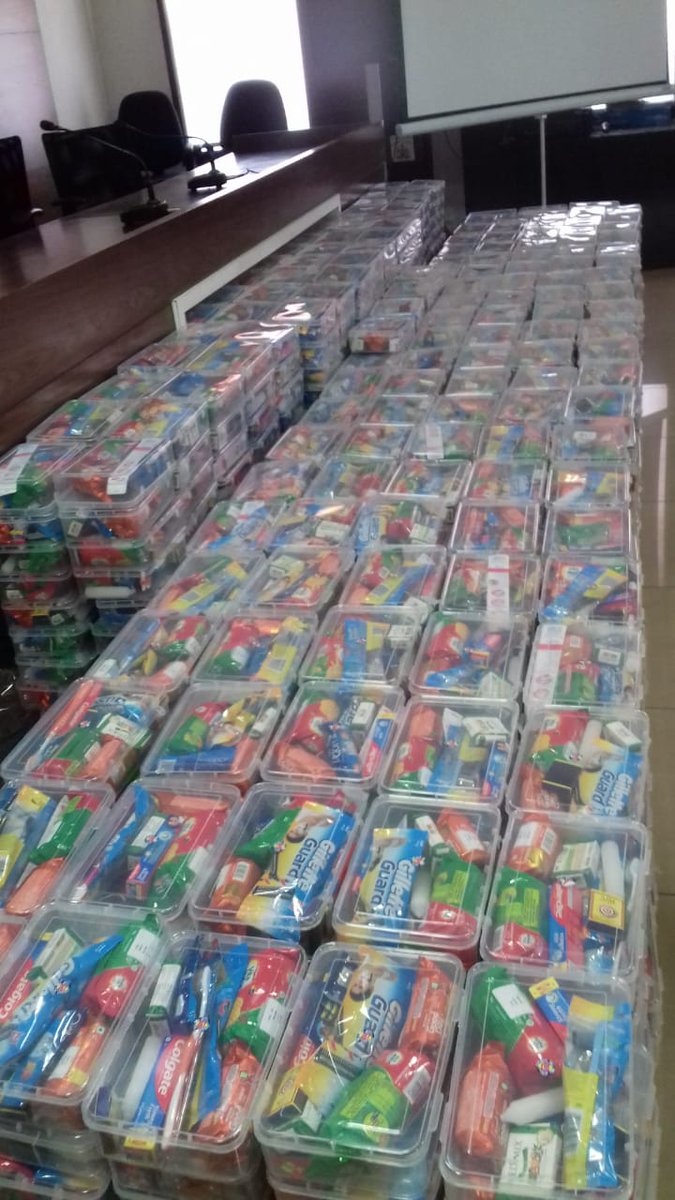 compolmlr's tweet photo. For all the 1500 Police staff in Mlore deployd at polling booths,who have to do 2 days duty with sleepover, a Kit Box with essential items like soap, shavin kit, Tooth paste &amp; brush, Odomos mosquito repellent, biscuits, candle given..small step to take care of their needs.. https://t.co/aVTRwOvN6U