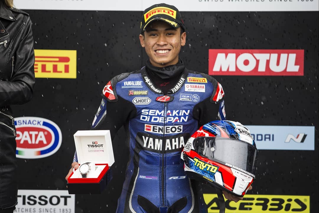 Galang Hendra Raih Pole Position di WSSP300 Assen | #News | #eXtremeINA
extremeina.com/galang-hendra-…

<a href="/GalangHendra55/">GHP55🇮🇩</a> @YamahaIndonesia <a href="/YamahaRacing_Id/">Yamaha Racing ID</a> 
#asphalt #extremeinadotcom #extremesports #extremesportsindonesia #indonesia #GalangHendra #racing #WSSP300 #2019WSSP300