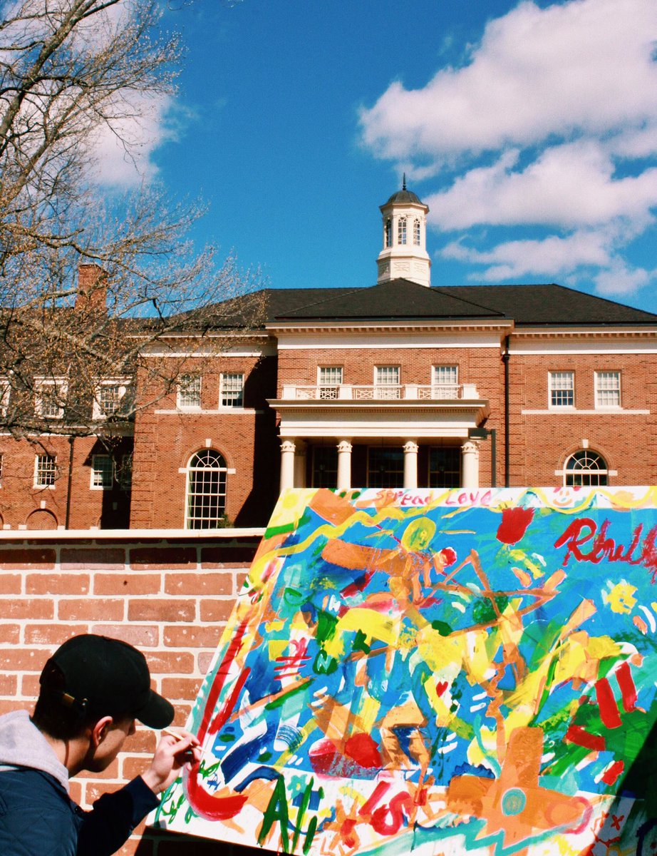 Day 1 ✔️ 
Make your mark on this evolving, collaborative mural (and stay tuned for its big reveal on Thursday at Creaboration in the City)! #creativefire #wciw <a href="/FarmerSchoolMU/">Miami University Farmer School of Business</a> <a href="/MiamiU_ENT/">John W. Altman Institute for Entrepreneurship</a>