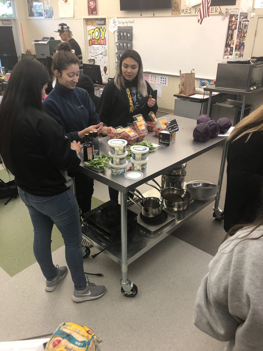boyntonbucchefs's tweet photo. Students making appetizers for the State of the District Event tonight! @mycuhsd https://t.co/J3TBugbaYP