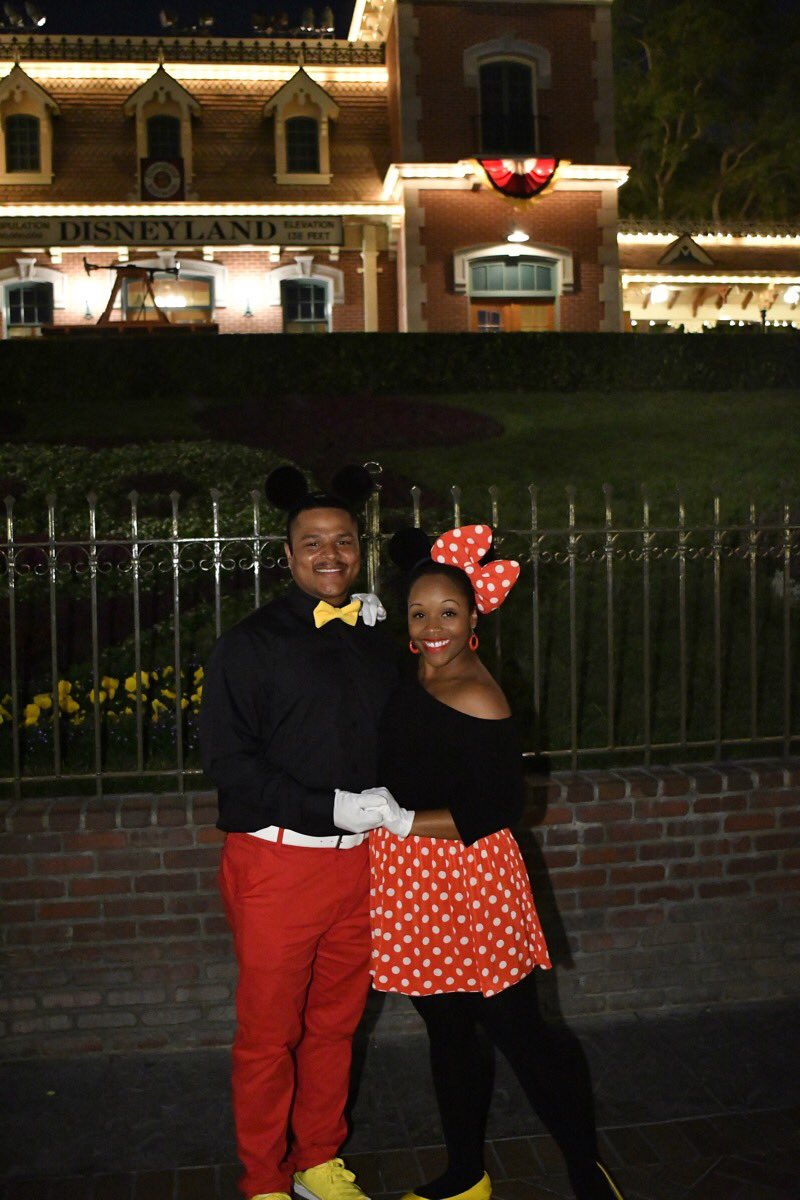francheezy24's tweet photo. βOnce in awhile right in the middle of an ordinary life, love gives us a fairytale!β β₯οΈβ₯οΈ #Disney #Disneyland #DisneylandResort #DapperDay #DapperDayWeekend #MickeyMouse #MinnieMouse #DisneyBound #DisneyBounding #DisneyBounders #DisneyCouple #AnnualPassHolders #DisneyLife https://t.co/sPqvBGlFKD