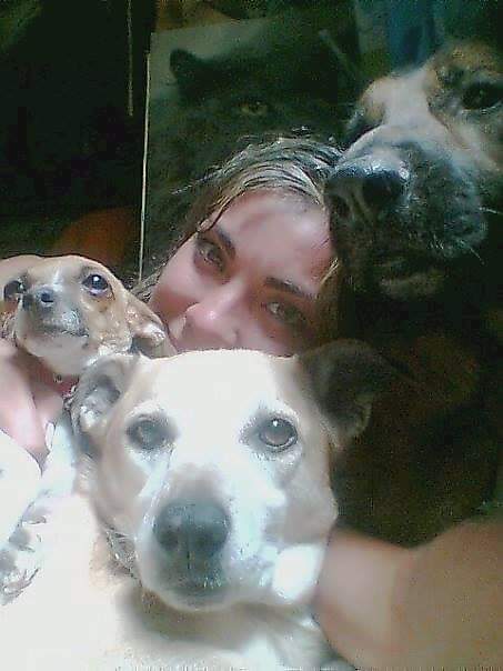 Ceci_martin's tweet image. Q feliz me han hecho ustedes 3.... Q felices estabamos ese dia!! jamas lo olvidare. Ahora los 3 dsd otro plano, pero asi juntos siempre! Conmigo. #Jack #Candy #Flopy