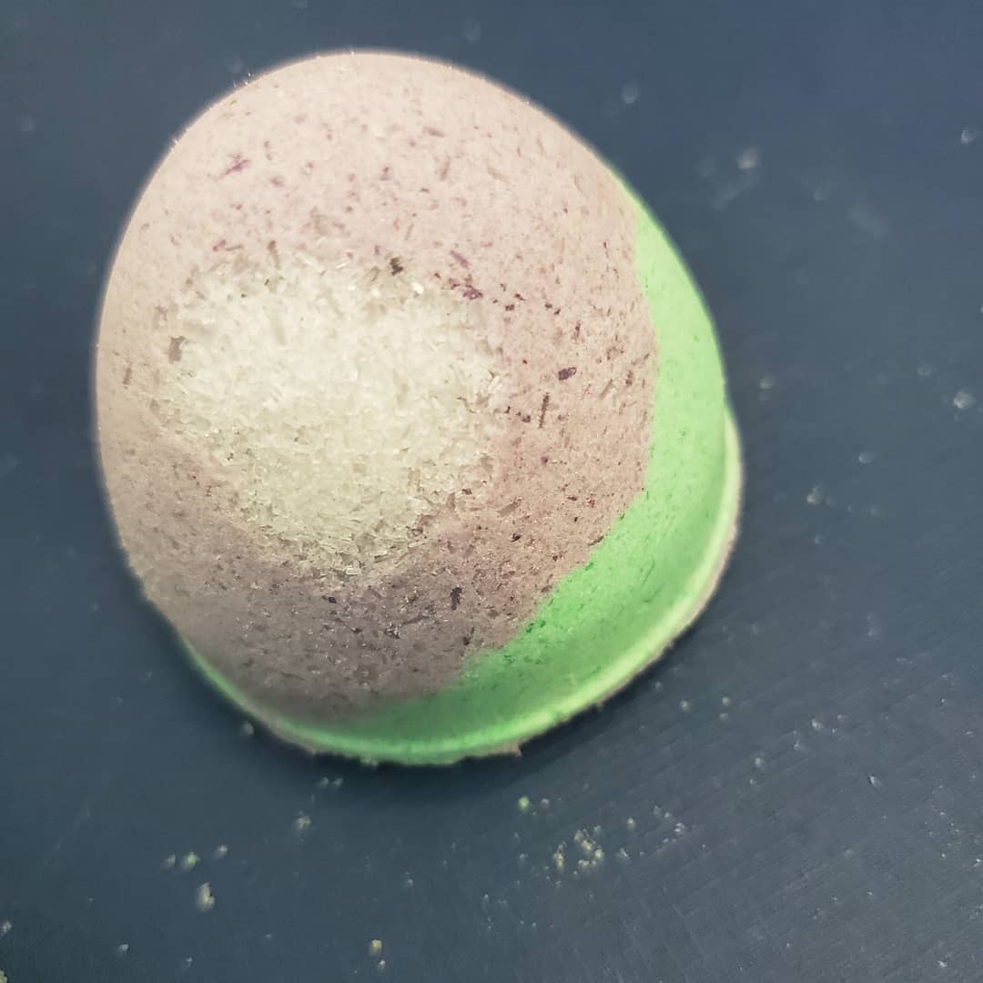 Lavender eucalyptus

#bathbombs #bathbombsfordays #bathbombsarelife #bathbombshop #bathbombsforsale