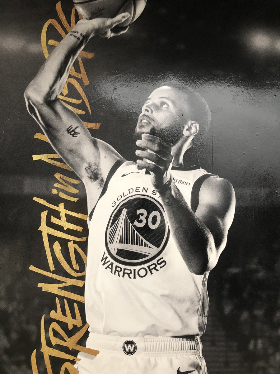 abc7newsbayarea's tweet photo. In Game 1 on Saturday Stephen Curry scored 38 points, punctuated by his milestone of passing Ray Allen for most 3 pointers in NBA playoff history. What will #ChefCurry do next? #Round1Game2 #GSWvsLAC https://t.co/nmIL7h6KcA https://t.co/DDguzLofmp