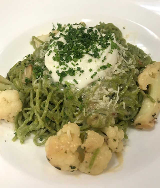 tuttimangia's tweet photo. It’s Meatless Monday at Tutti’s tonight! Come enjoy our kale tagliolini, with roasted cauliflower and burrata cheese 
#kale #superfood #pasta #italianfood #tasteofitaly #tuttimangia #tuttimangiaitaliangrill #claremont #claremontvillage https://t.co/TCfZlGCBWk https://t.co/qER8KzF0Vt