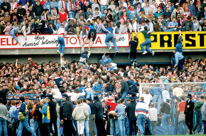 robgordon_sp's tweet photo. 15 de abril. 

1912 – Titanic afunda no Atlântico.
1989 – 96 torcedores morrem na Tragédia de Hillsborough.
2013 – Atentado na Maratona de Boston.
2019 – Notre Dame em chamas.

Que dia zicado. https://t.co/RzjJyVkGDY