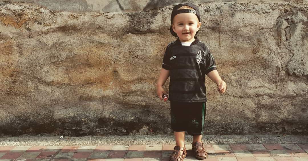 SamTaweets's tweet photo. Just a bit of a street shoot in Jude's Mexico Football kit 🇲🇽⚽
#ReadyToScore #20MonthOldHernandez https://t.co/62LL2TB8b8