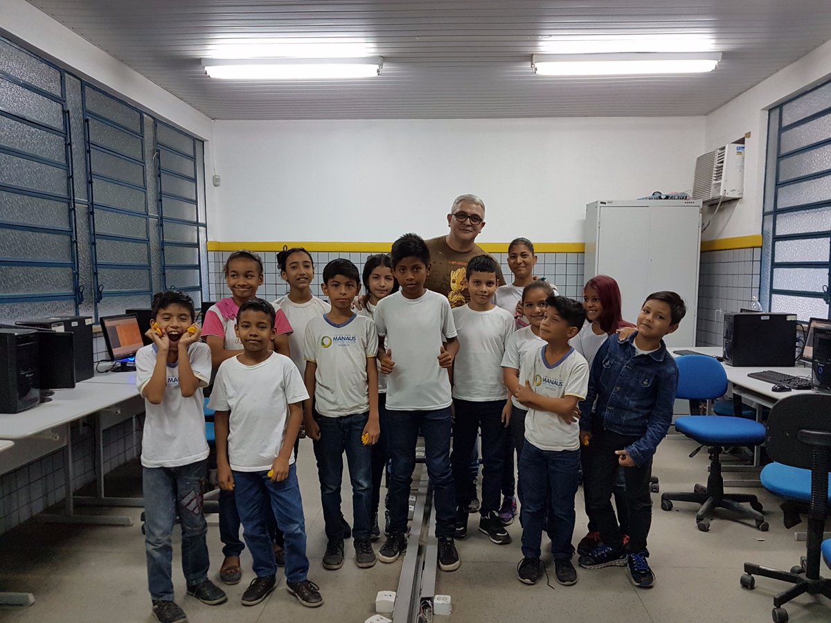 aclaytonbr's tweet photo. Ansioso para rever esta turminha das aulas de lógica de programação. A educação é o caminho para a inclusão social. #educacao #robomind https://t.co/d5XUR7t6Sz