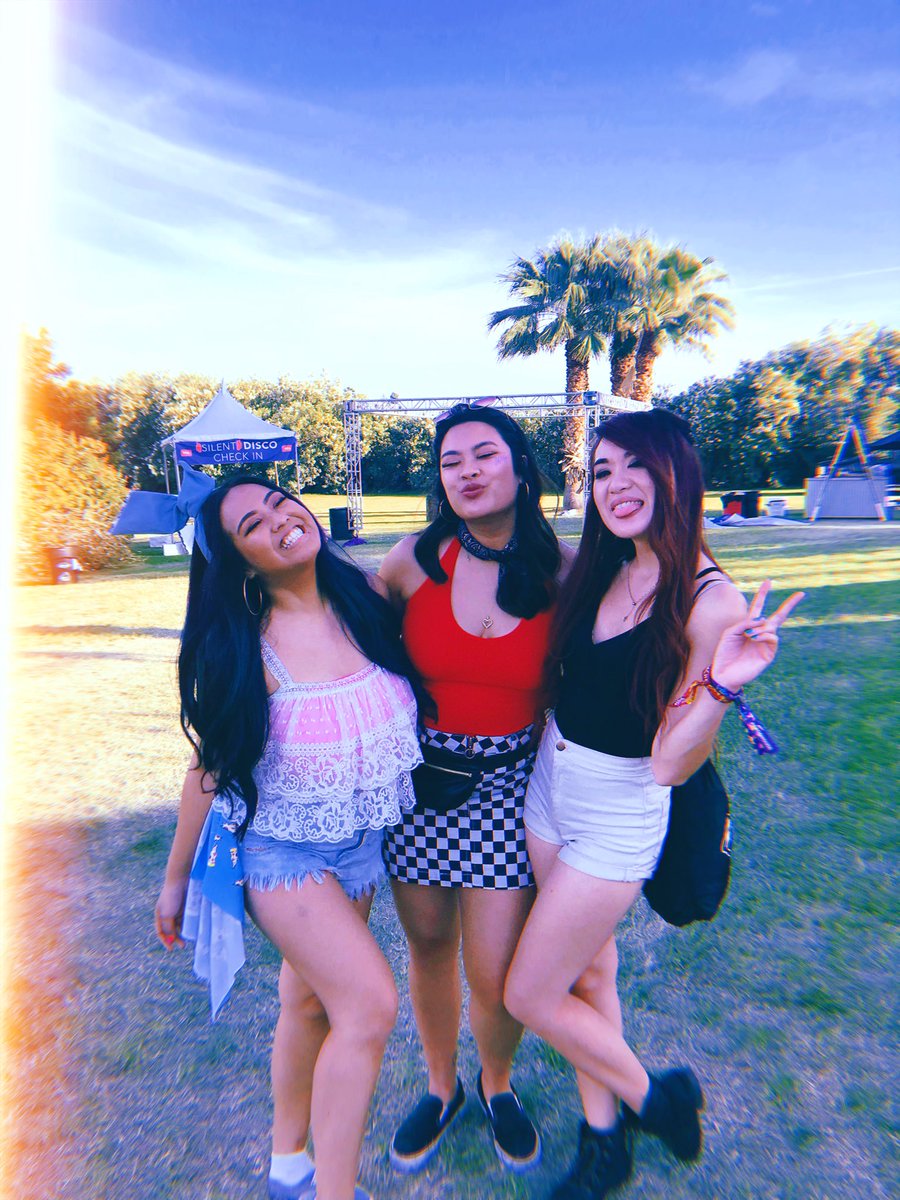 jaycommacarla's tweet photo. baby squirrel out ✌🏻• #HELLAchella #kroqchella #krispychella #kiligchella https://t.co/4WN6M4OkGh