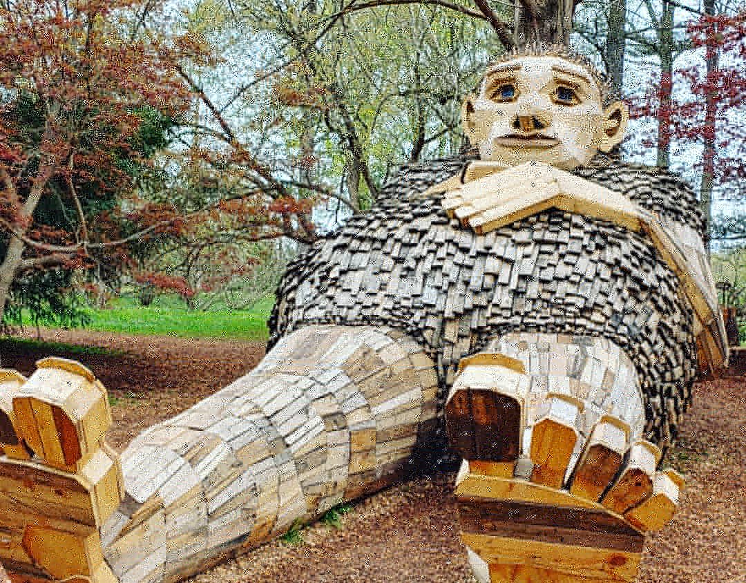 JoGetsCurious's tweet photo. Woa mama.  The #Giants @BernheimForest are way cool.  #doscience #doart #donature https://t.co/0wJh6OCehi