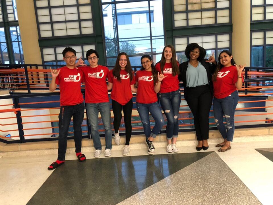 utsaprepharmacy's tweet photo. Congratulations to the 2019-2020 PPSO officers! 🎉💊 #utsa https://t.co/O4Xks6qFN9