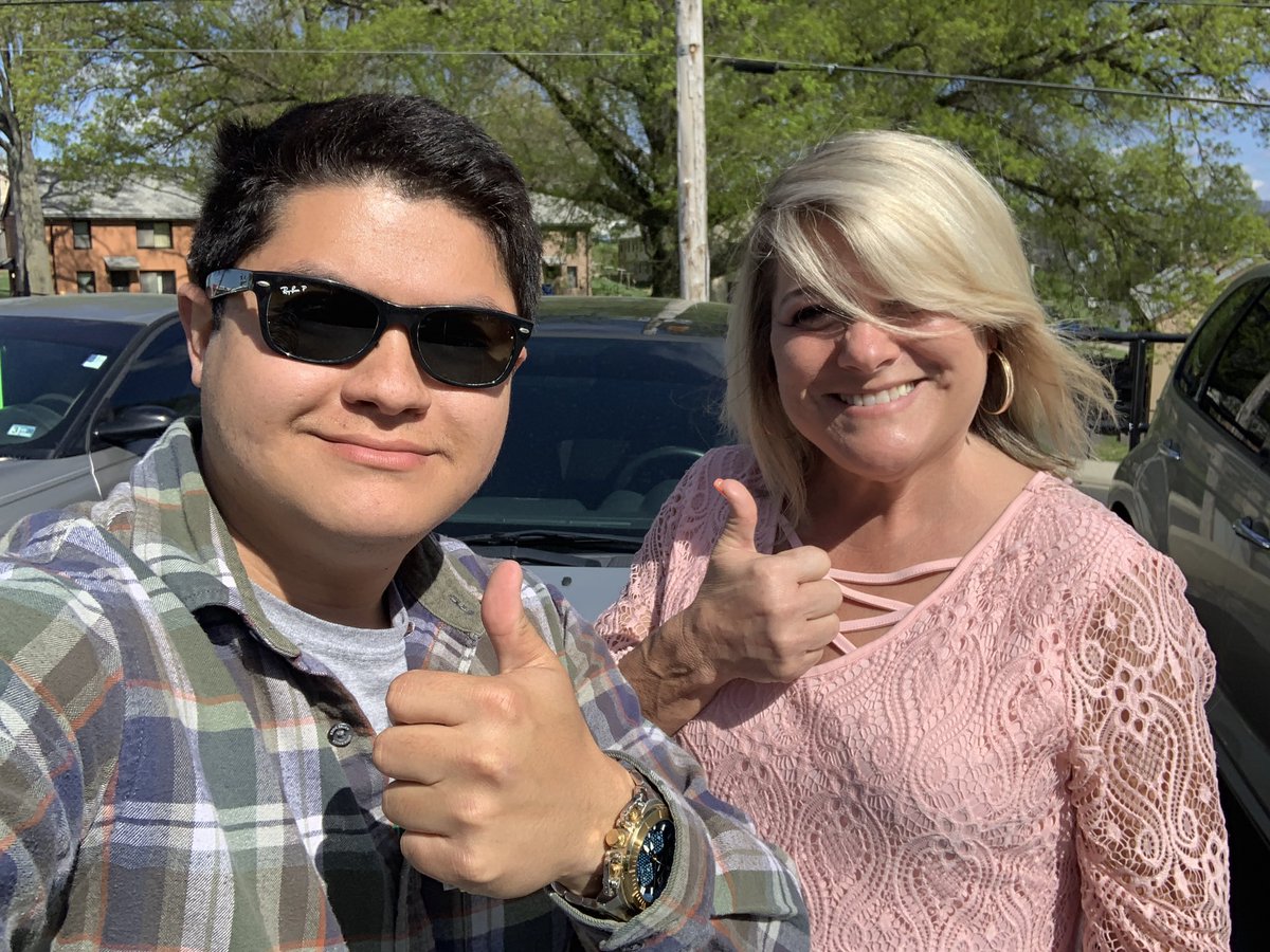 BlevinsRoman's tweet photo. We are helping so many great folks at 6 Euclid Auto! I want to say congrats and thanks to my friend, Vanessa, on her new Scion TC! I put DREAMS IN DRIVEWAYS every single day. #6EuclidAuto https://t.co/to7qvqPCB1