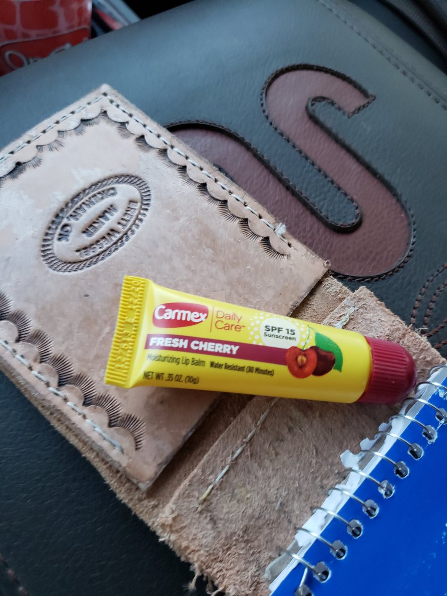 wesselranch's tweet photo. So #Carmex comes in flavors now and I kinda dig it. https://t.co/XyBOS5RjJ8