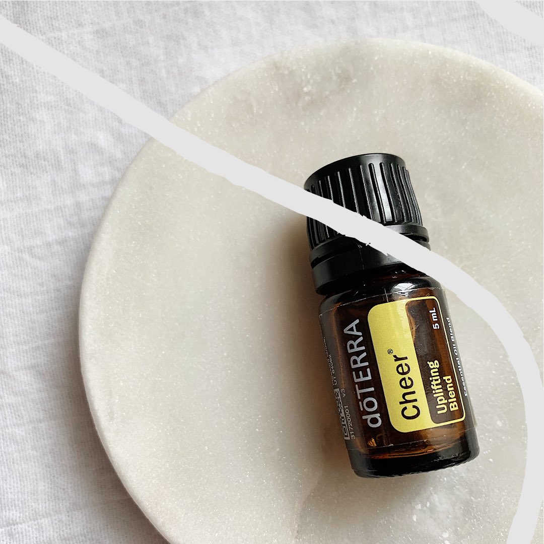OurRemedies's tweet photo. C H E E R ✨

This was the first of the emotional oil blends that I tried, and I can describe it in two words: orange creamsicle 😍

I love the way that cheer smells, and it’s such a good pick-me-up for those afternoon lulls 🙌🏽

#doterra #plantbased #holistichealing https://t.co/s9clinu0AB