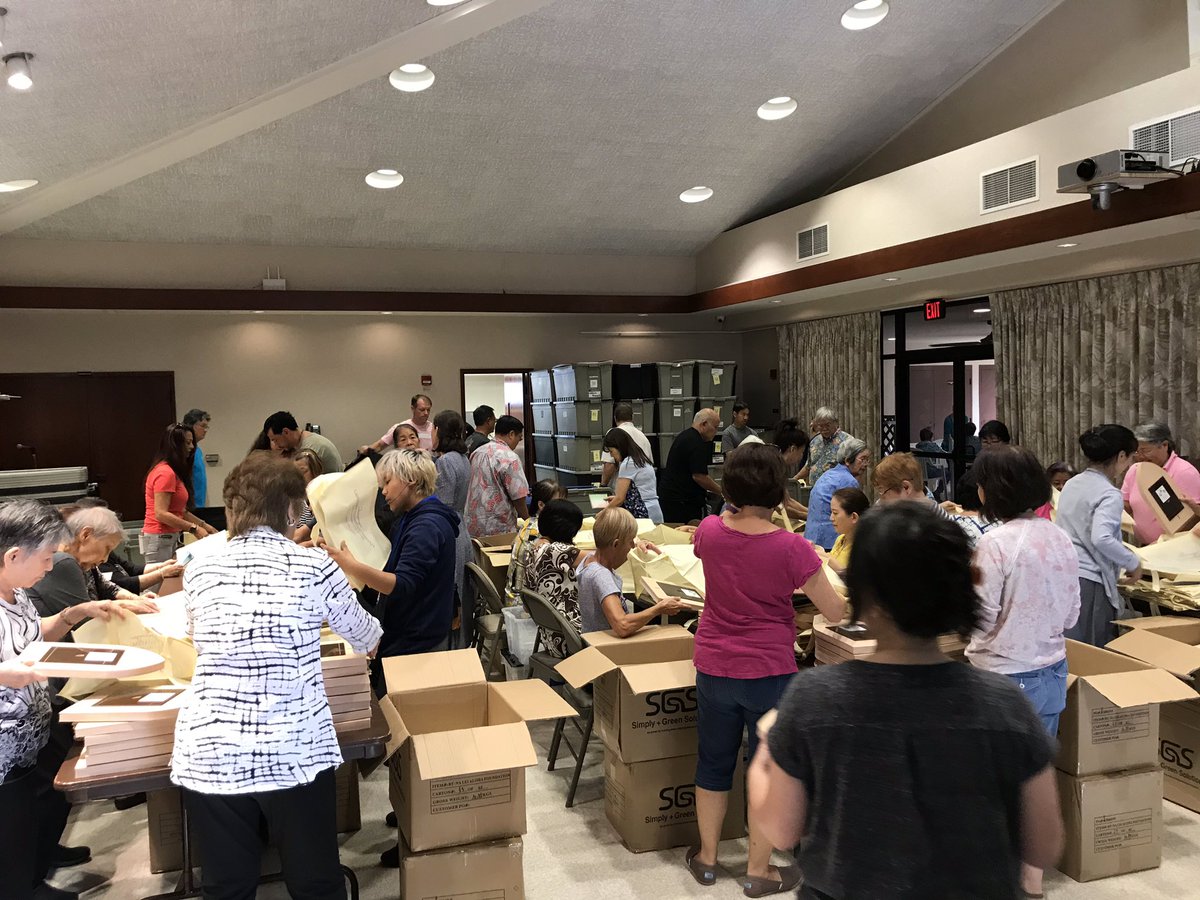 LanternFloating's tweet image. Shinnyo-en Hawai`i practitioners prepared more than 3,000 individual lantern bags for you so far. They, along with our public volunteers, want you to be a part of the 20th anniversary of this unique event. Info at lanternfloatinghawaii.com