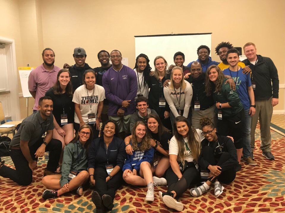 RyleyEgger's tweet photo. Truly amazed at the people I am able to meet, the places I get to travel to and the experiences I have by working in athletics. Very insightful and impactful time in Orlando at #SALF2019! #LearnLead https://t.co/HsgxESnEjr