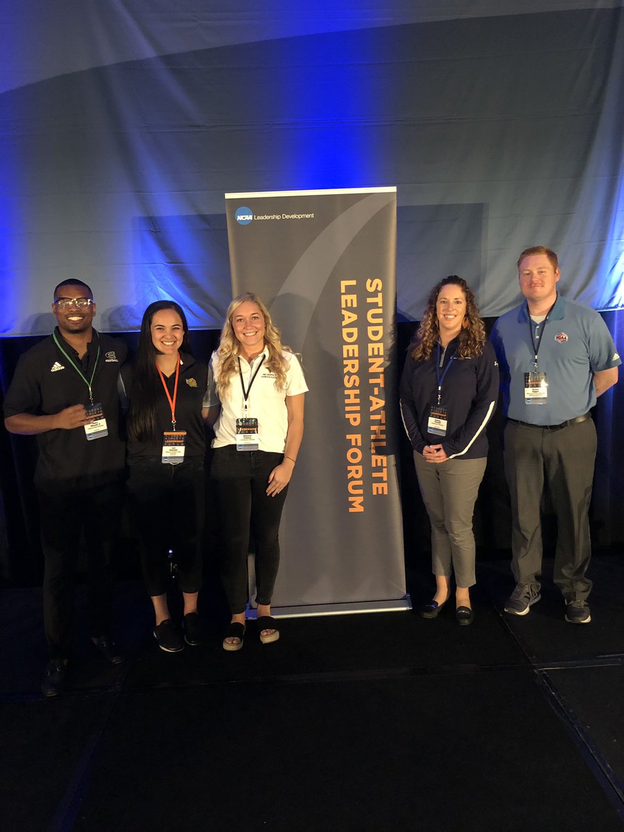 RyleyEgger's tweet photo. Truly amazed at the people I am able to meet, the places I get to travel to and the experiences I have by working in athletics. Very insightful and impactful time in Orlando at #SALF2019! #LearnLead https://t.co/HsgxESnEjr
